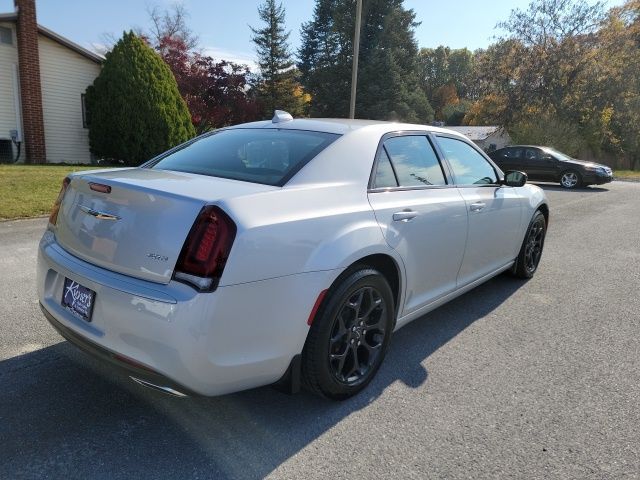 2020 Chrysler 300 Touring