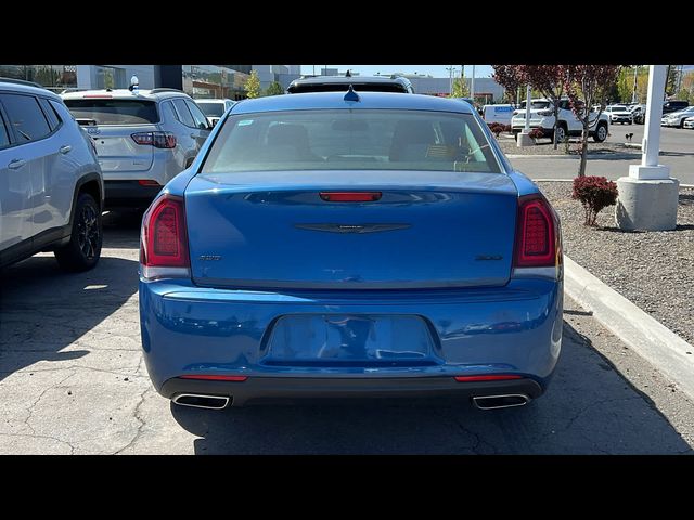 2020 Chrysler 300 Touring