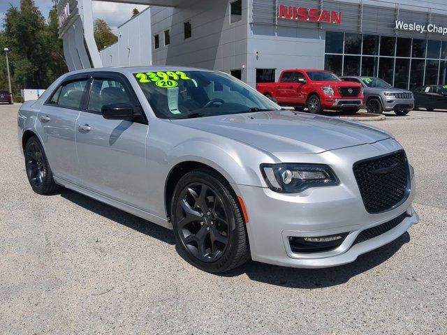 2020 Chrysler 300 Touring L