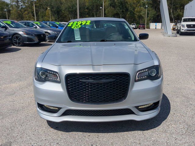 2020 Chrysler 300 Touring L