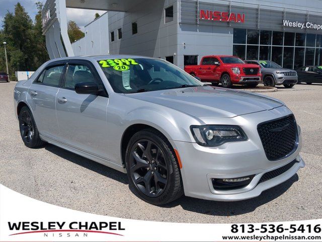 2020 Chrysler 300 Touring L