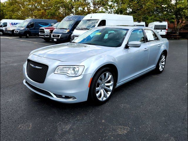 2020 Chrysler 300 Touring L