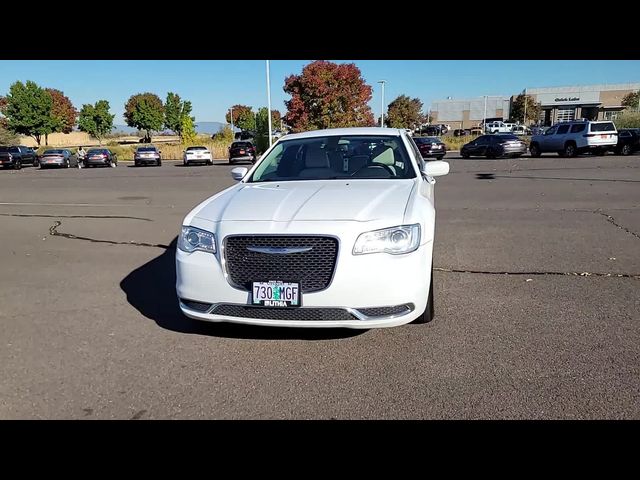 2020 Chrysler 300 Touring L