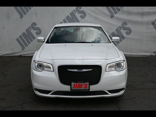 2020 Chrysler 300 Touring L