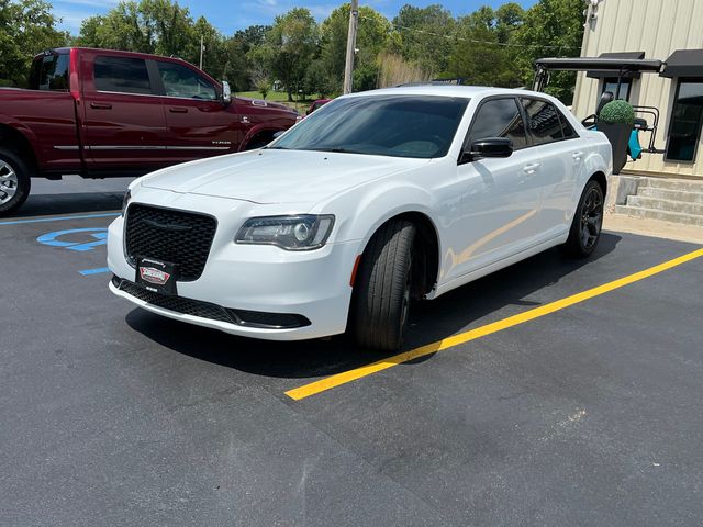 2020 Chrysler 300 Touring