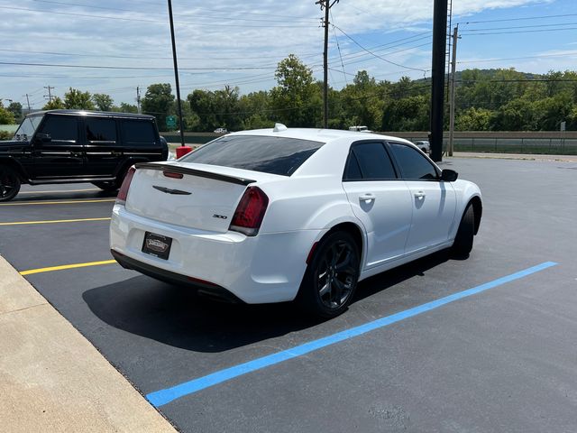 2020 Chrysler 300 Touring