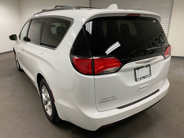 2020 Chrysler Pacifica Touring-L