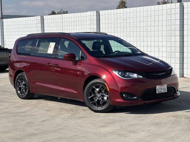 2020 Chrysler Pacifica Touring-L