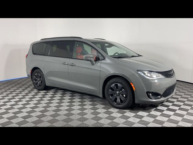 2020 Chrysler Pacifica Hybrid Red S