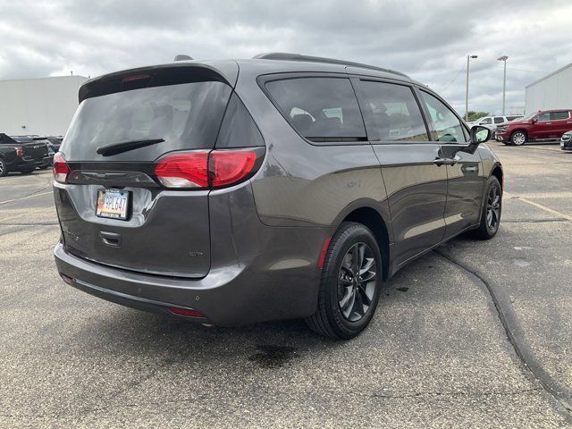 2020 Chrysler Pacifica Launch Edition