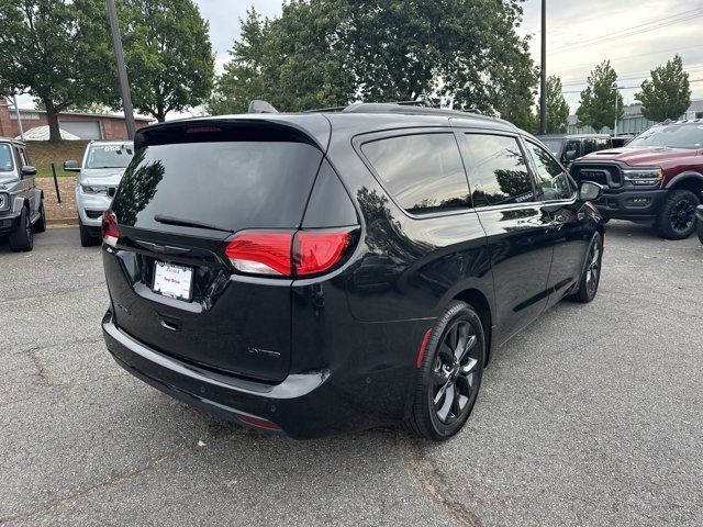 2020 Chrysler Pacifica Red S