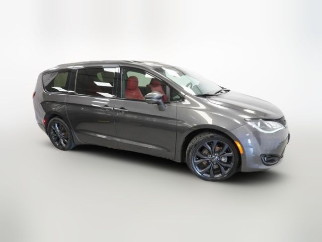 2020 Chrysler Pacifica Red S