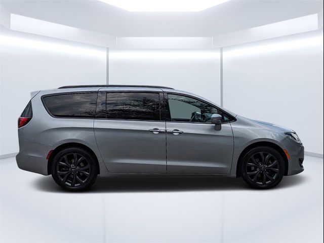 2020 Chrysler Pacifica Red S