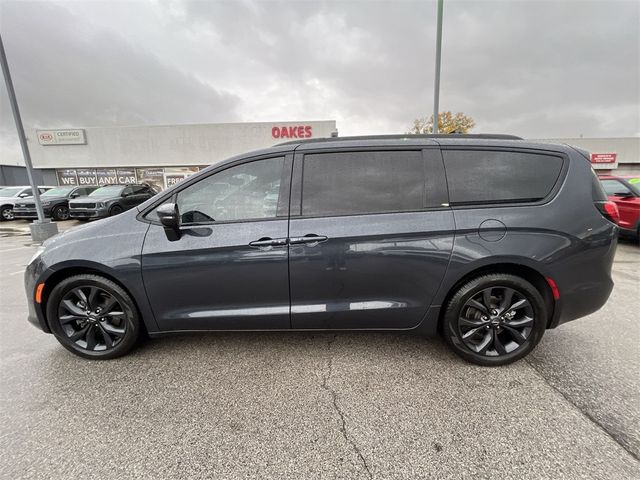 2020 Chrysler Pacifica Limited 35th Anniversary