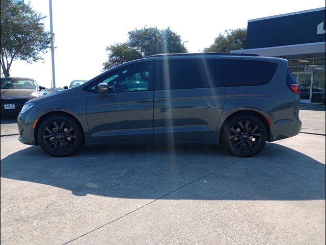 2020 Chrysler Pacifica Red S