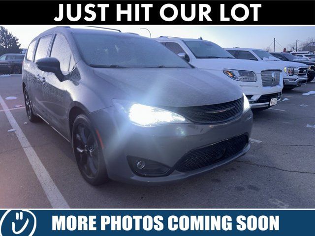 2020 Chrysler Pacifica Red S