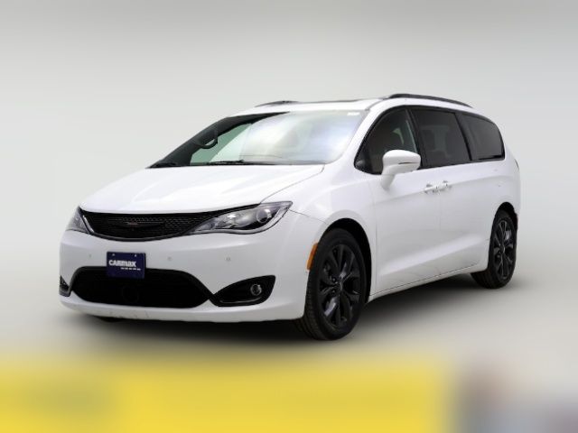 2020 Chrysler Pacifica Red S