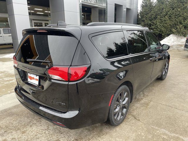 2020 Chrysler Pacifica Red S