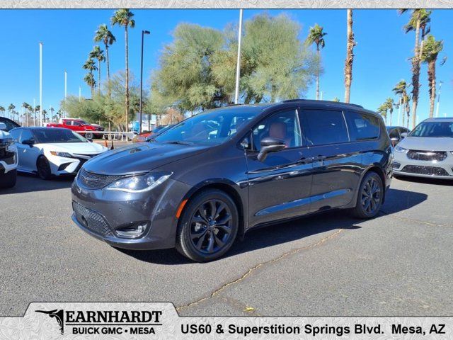 2020 Chrysler Pacifica Red S