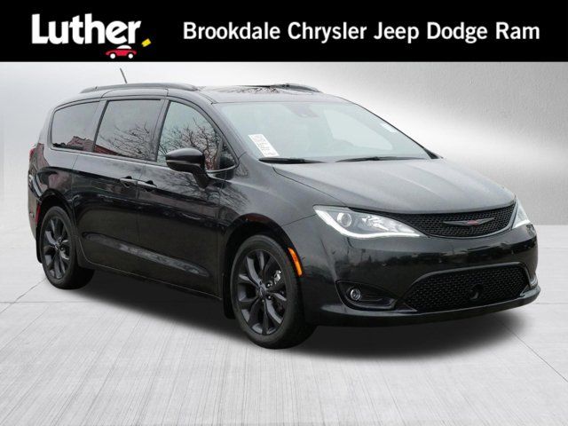 2020 Chrysler Pacifica Red S