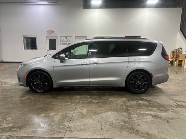 2020 Chrysler Pacifica Red S