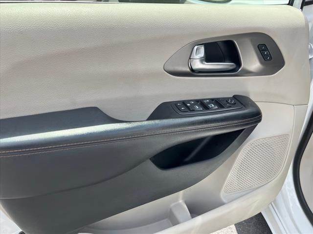 2020 Chrysler Pacifica Touring-L