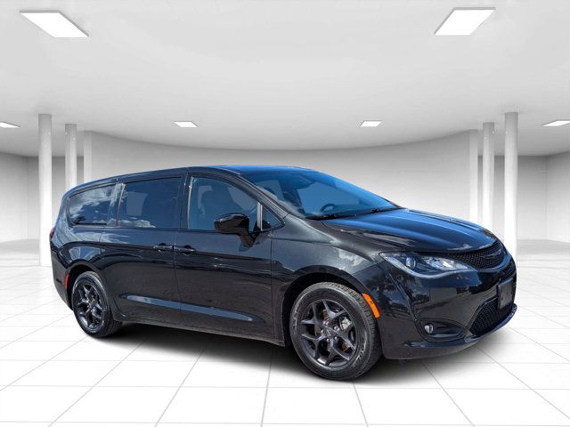 2020 Chrysler Pacifica Touring