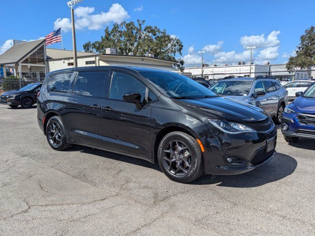 2020 Chrysler Pacifica Touring