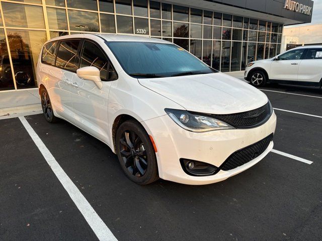 2020 Chrysler Pacifica Touring