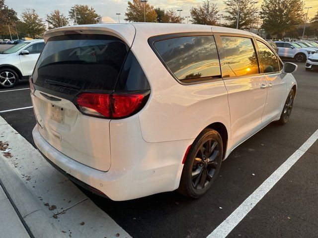 2020 Chrysler Pacifica Touring