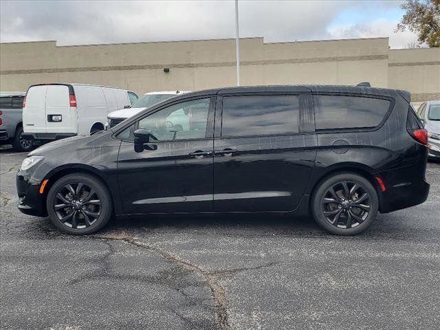 2020 Chrysler Pacifica Touring