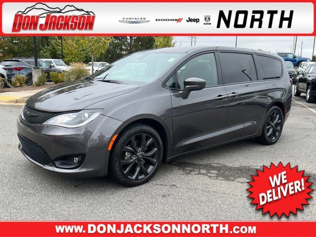 2020 Chrysler Pacifica Touring