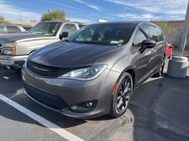 2020 Chrysler Pacifica Touring