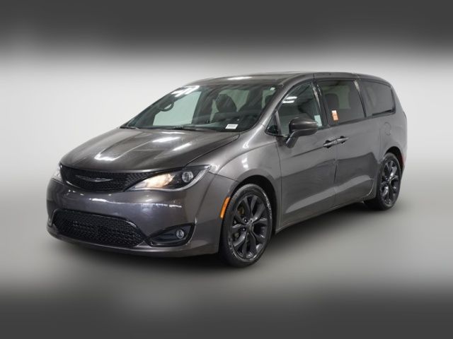 2020 Chrysler Pacifica Touring