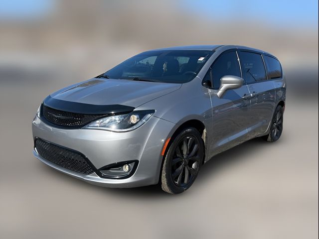 2020 Chrysler Pacifica Touring