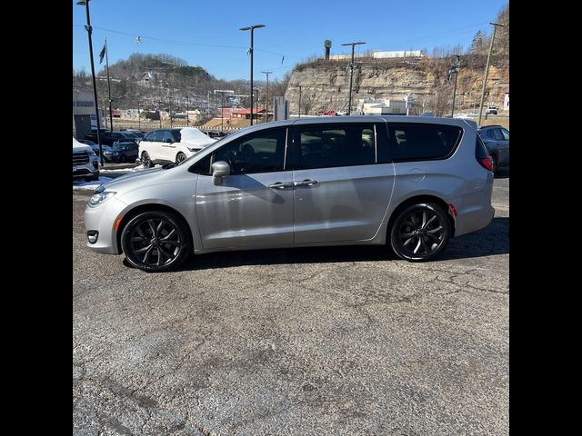 2020 Chrysler Pacifica Touring