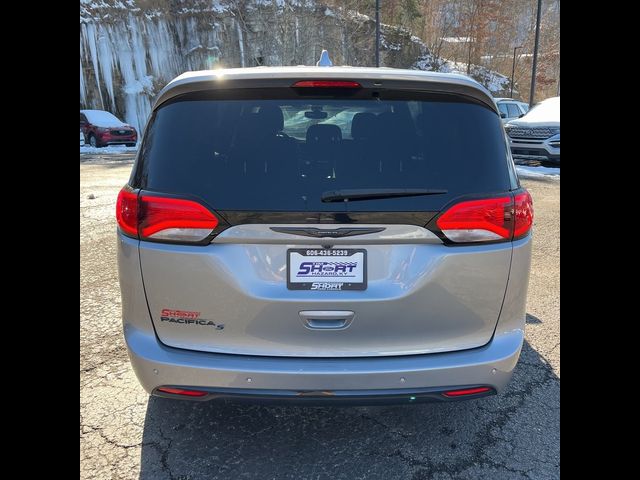 2020 Chrysler Pacifica Touring