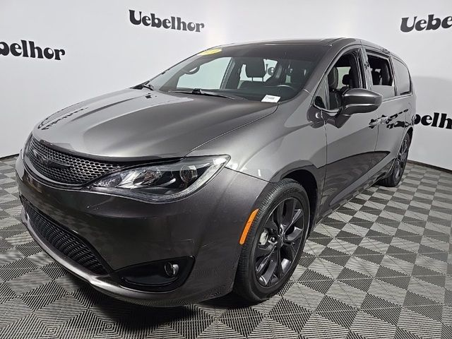 2020 Chrysler Pacifica Touring