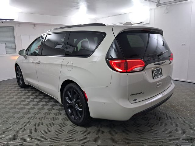 2020 Chrysler Pacifica Touring