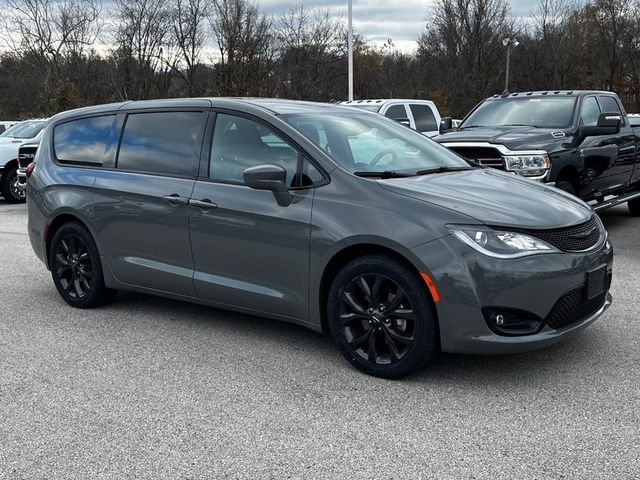 2020 Chrysler Pacifica Touring