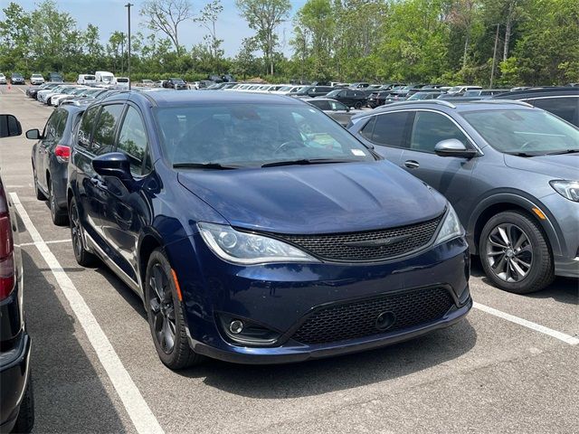 2020 Chrysler Pacifica Touring