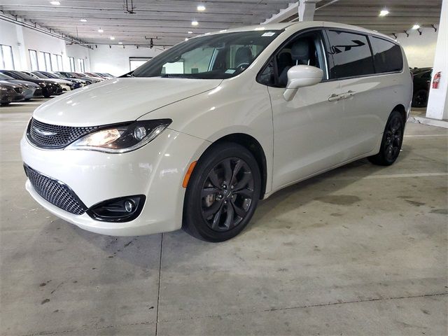 2020 Chrysler Pacifica Touring