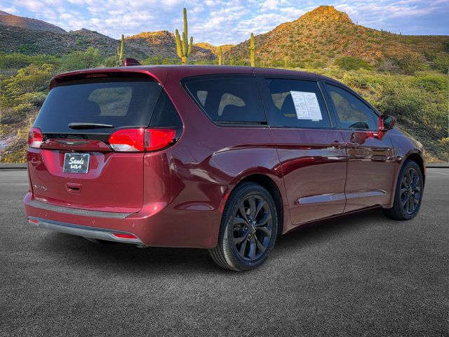 2020 Chrysler Pacifica Touring