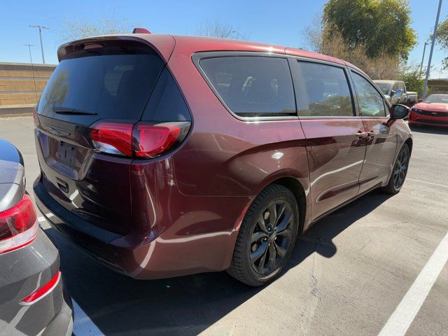 2020 Chrysler Pacifica Touring