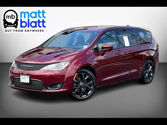 2020 Chrysler Pacifica Touring