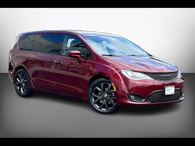 2020 Chrysler Pacifica Touring