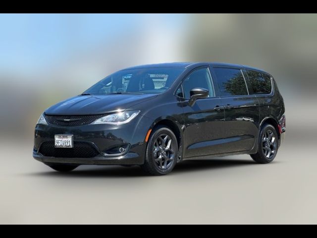 2020 Chrysler Pacifica Touring