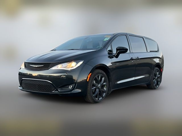 2020 Chrysler Pacifica Touring