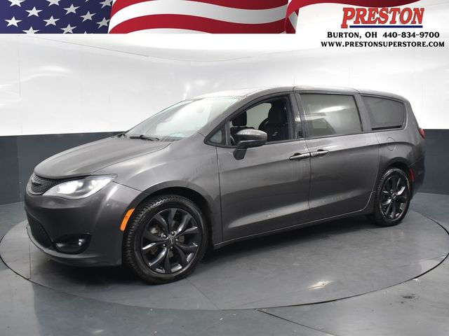 2020 Chrysler Pacifica Touring