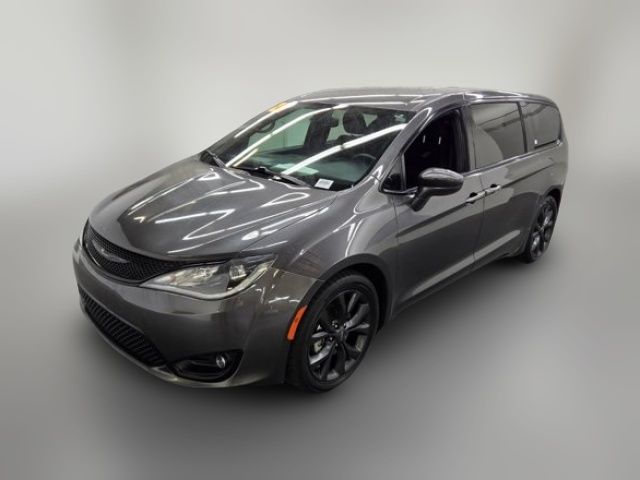 2020 Chrysler Pacifica Touring